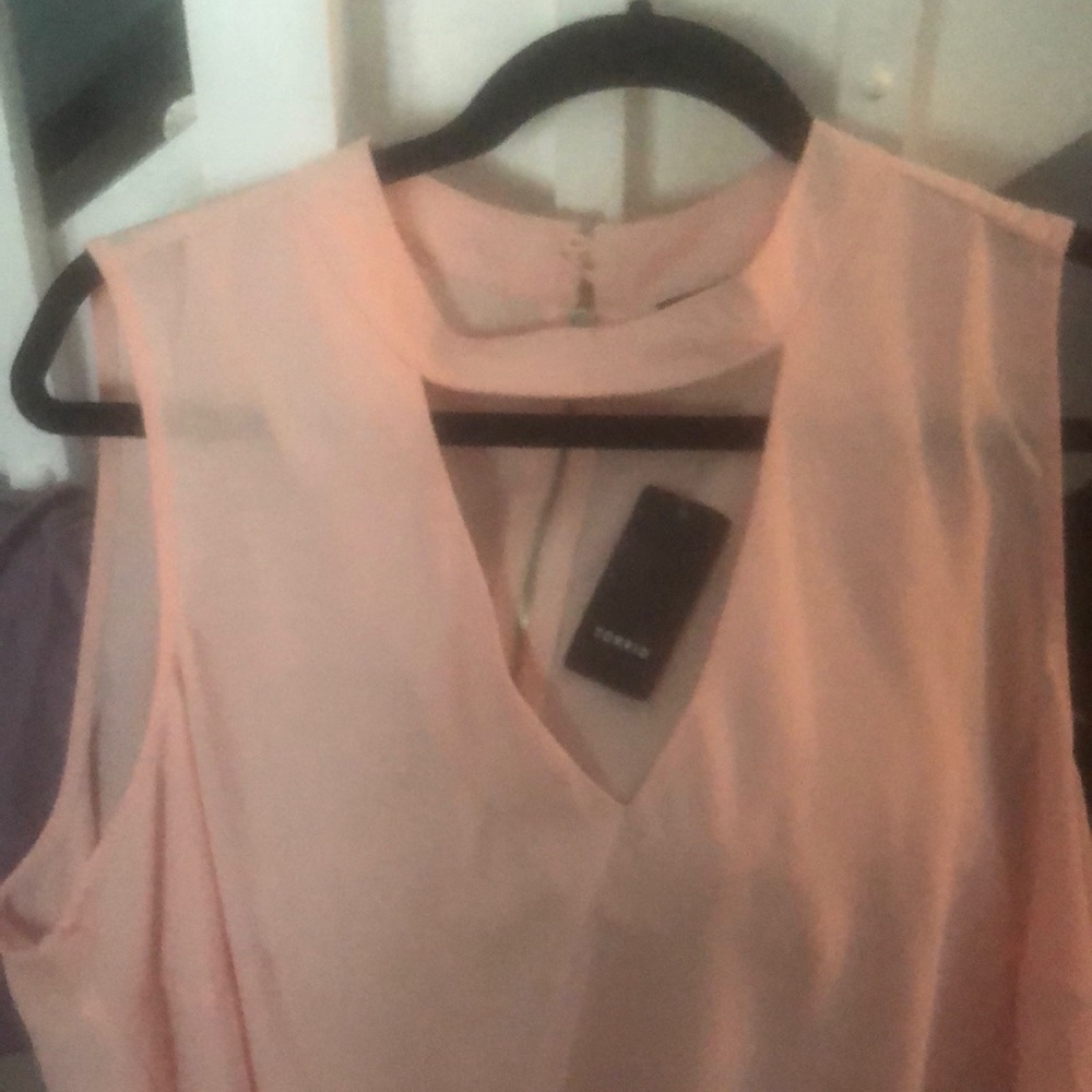 Torrid TOPS(Size 2) Bundle of 3 NEW. TWO sleeveless,One w/sleeve.Grey,Peach,Pink
